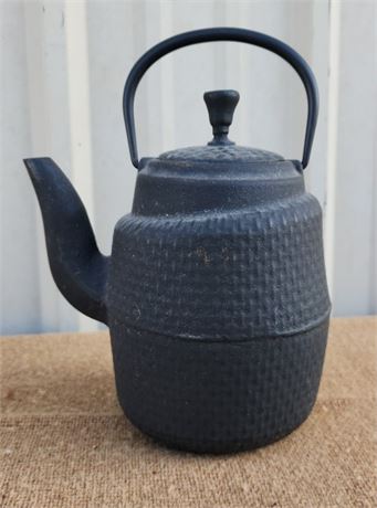 Cast Iron w/ Inner Stoneware & Mesh Tea Holder Tea Pot