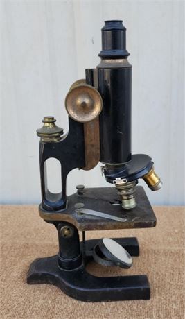 Antique E. Leitz Wetlar Microscope