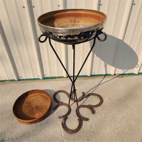 Handcrafted Custom Horseshoe/Hubcap Planter