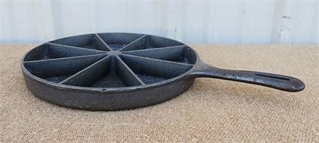 Vintage Wagner Cast Iron Corn Bread Pan Skillet - Wedge Triangle