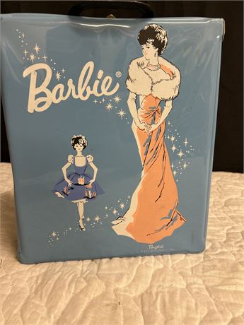 Vintage Barbie Carry case ©️ 1962