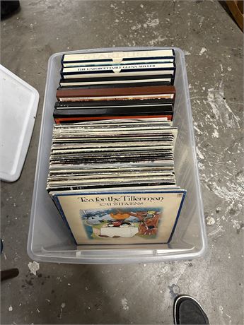 Tote of Records INCLUDING Stardust, Glenn Miller, Simon & Garfunkel…