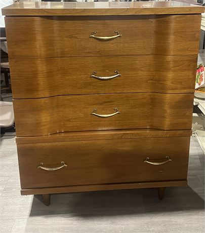 MCM Dresser