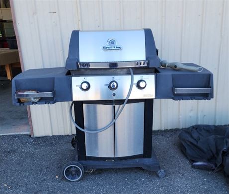 Natural Gas Broil King BBQ w/ Cover (set up to hook up to natural gas)