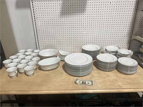 Full Dish Set with Covers