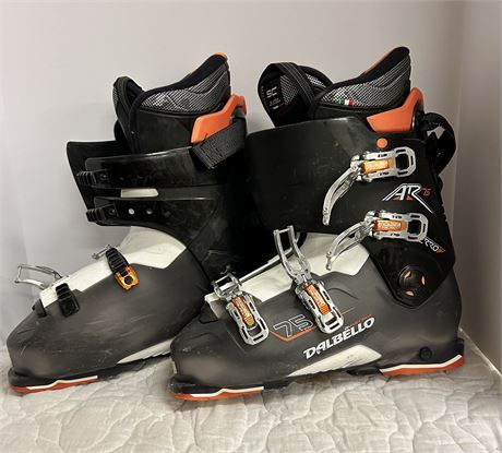 DALBELLO F300 MICRO SKI BOOTS and Snowscape skis