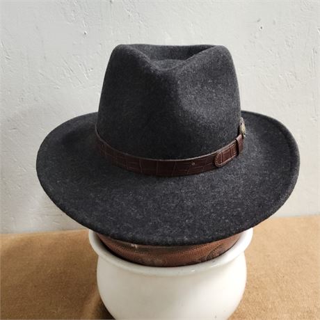 New Cabellas Stillwater Wool Hat - Med.