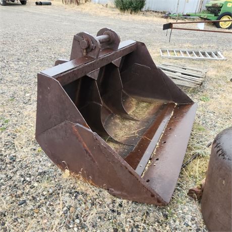 Case Loader Bucket - 70"