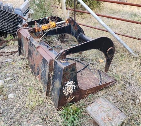 Skid-Steer 5' Grapple Bucket