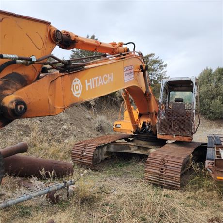 Hitachi EX200LL Excavator (not tested yet)