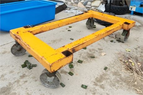 Industrial Floor Roller - 57"x32"