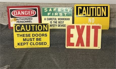 Assorted Job Site Warning Signs