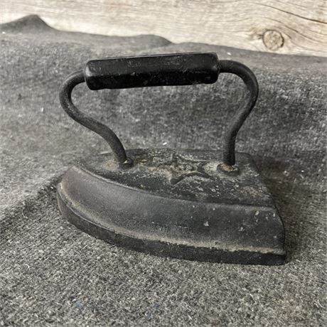 Vintage 9lb Sad Iron