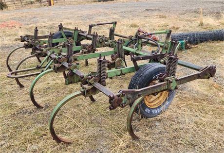 John Deere Field Cultivator 12'