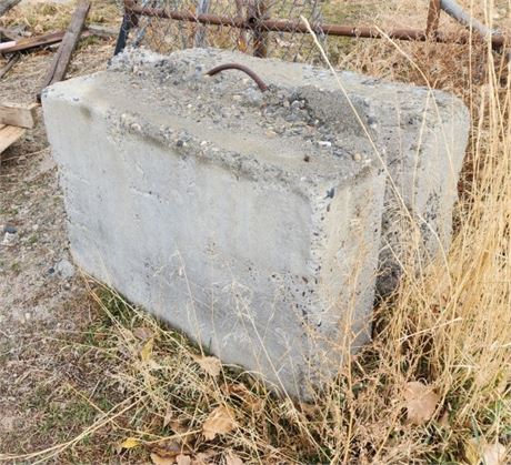 Concrete Barricade Block - 36x24x23