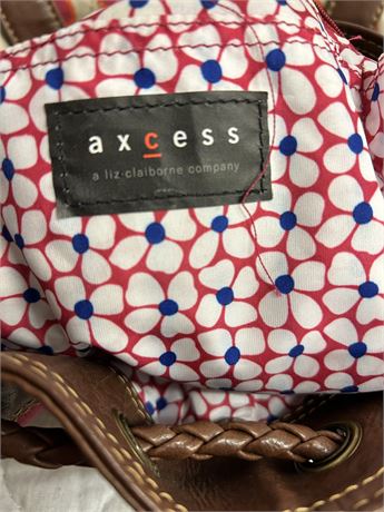 AXCESS A LIZ CLAIBORNE COMPANY bag pack