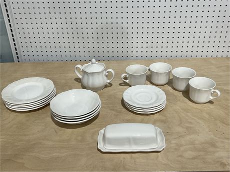 Federalist Ironstone Dinnerware Set