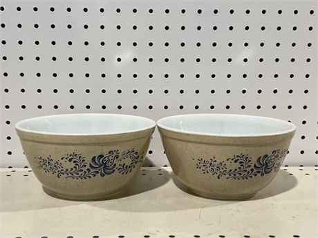 Pyrex Homestead Mixing Bowls