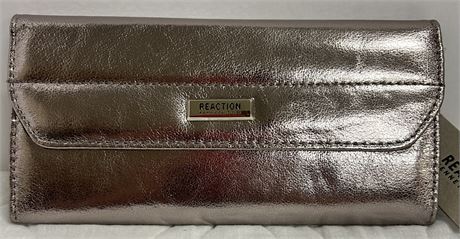 REACTION KENNETH COLE SILVER WALLET