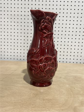 Red Wing  Vase. Magnolia Collection 1947