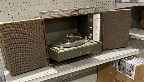 Zenith Stereophonic Turntable w/6 Speakers