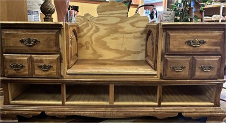 Beautiful hand made bench with drawers.