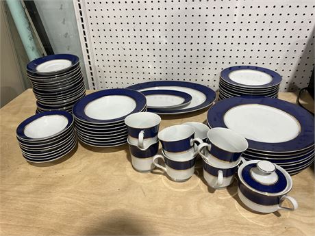 Noritake Dinnerware Set