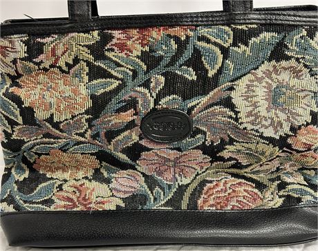 Beautiful purse with flower pattern