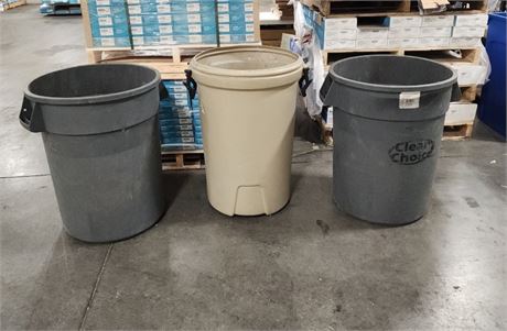 32 Gallon Trash Can Trio