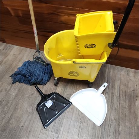 Mop w/ Bucket & Dust Pans