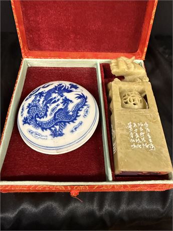 Chinese Porcelain Seal Set.