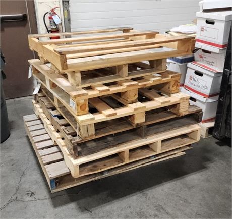 Assorted Size Wood Pallets...8pc