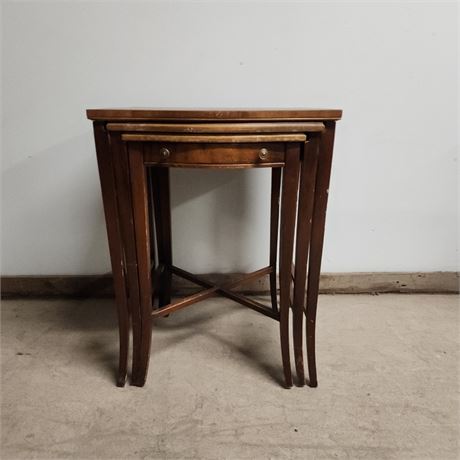 Antique Mahogany Nesting Table - 21x18