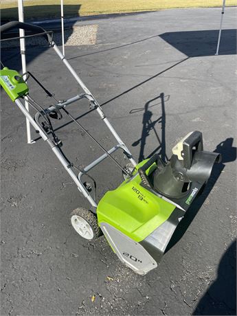 Nice 20” Greenworks Snowblower