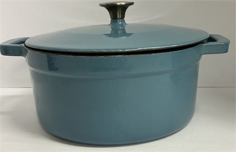 Blue ceramic kitchen pot