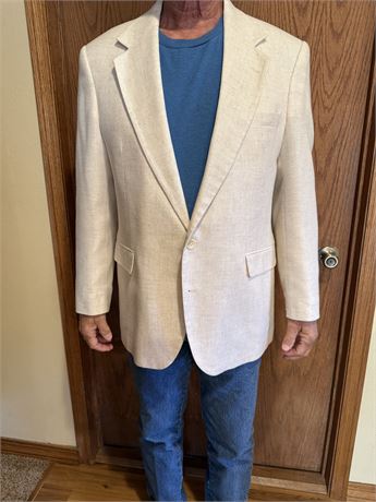 44R. Beige Sport Jacket