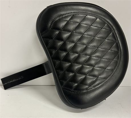 Backrest attachment for motorcycle