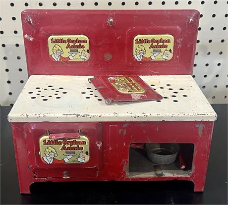 Antique 1930’s Little Orphan Annie Kid’s Play Stove with Accessories