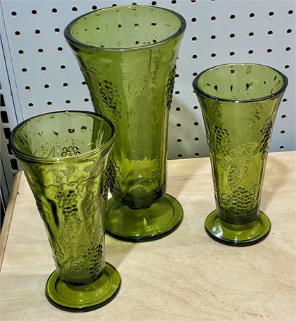 Vintage Indiana Green Carnival Glass Harvest Grape Vase and 2 Glasses