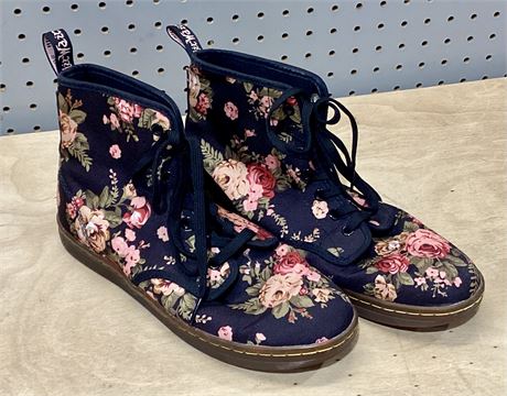 Doc Martens “Shoreditch” Black with Flowers Canvas Boots Women’s size 9