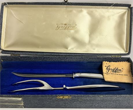 Griffon carving set