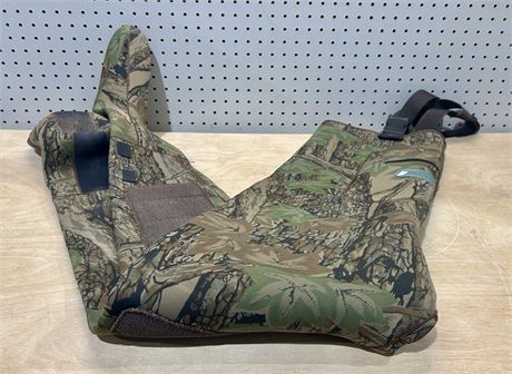 Kobuk Stocking-Foot Water Resistant Camo Chest Waders Men’s size Medium