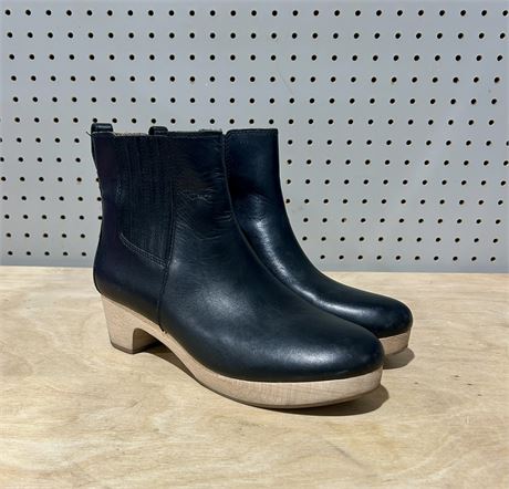 Madewell Ankle Clog Boots Black Leather Women’s size 8