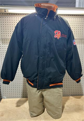 Vintage NFL Tampa Bay Buccaneers Bomber Jacket Men’s size Medium