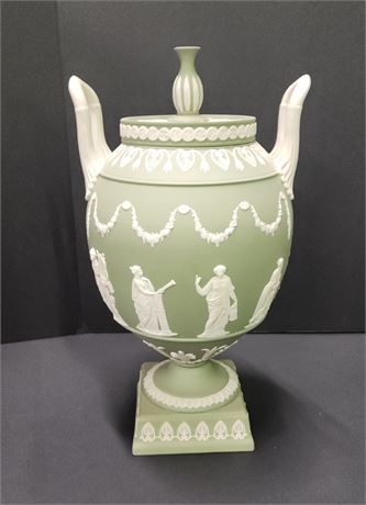 Antique Green Wedgwood Jasperware Ceramic Urn Vase After John Flaxman Cherubs