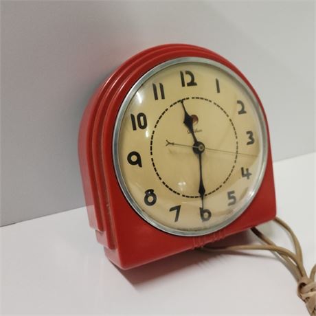 Vintage TechRow Wall Mount Clock - Works!