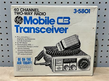 Mobile CB Transceiver 40 Channel Two-Way Radio Vintage New in Box