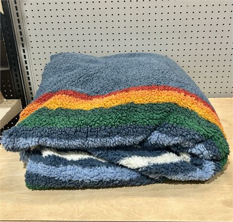 Pendleton Sherpa Fleece Throw Blanket