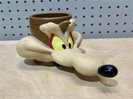 Wile E. Coyote 3D Plastic Coffee Mug Warner Bros Looney Tunes 1993