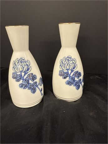 Kiku Masamune Yellow, Gold, Blue Chrysanthemum Sake Bottle Decanter or Vase. 5"